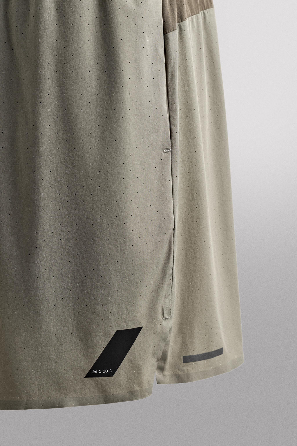 LIGHTWEIGHT PERFORATED SHORTS - Zara фото 9