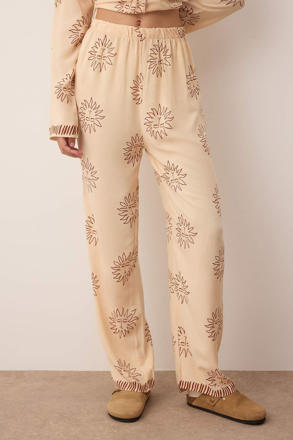 Koyu Bej Gunes Desenli Viskon Dokuma Pijama Tak?m? THMAW25PT00034