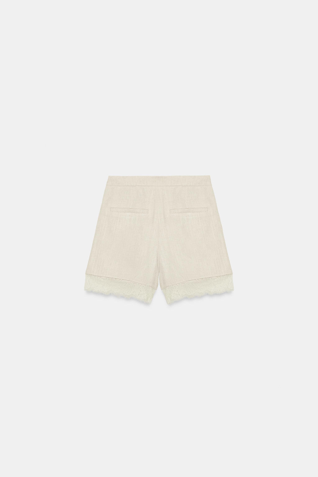 BERMUDA BAJO PUNTILLA / Beige claro