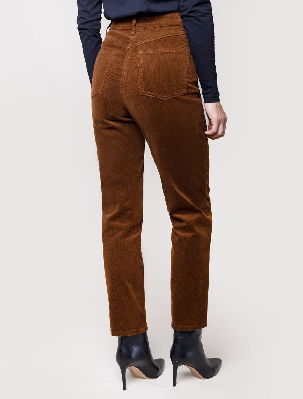 D24.283 Брюки женские светло-коричневый