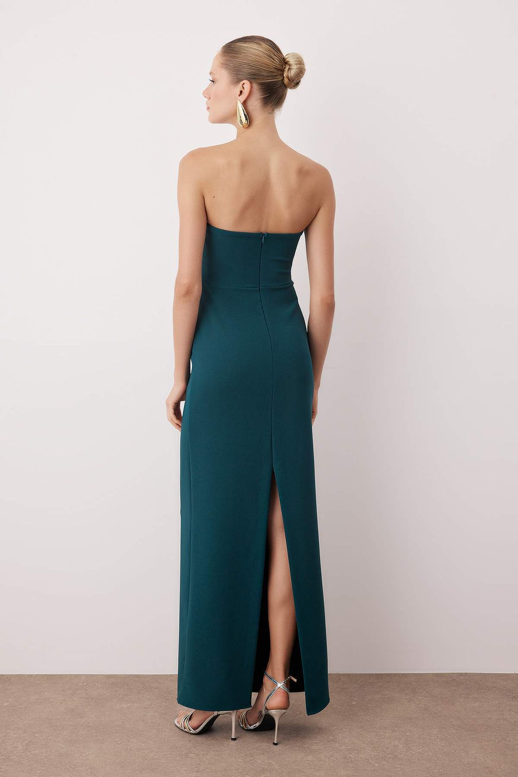 TRENDYOLMILLA K?rm?z? Fiyonk Detayl? Dokuma Uzun S?k Abiye Elbise TPRSS24AE00073  фото 10