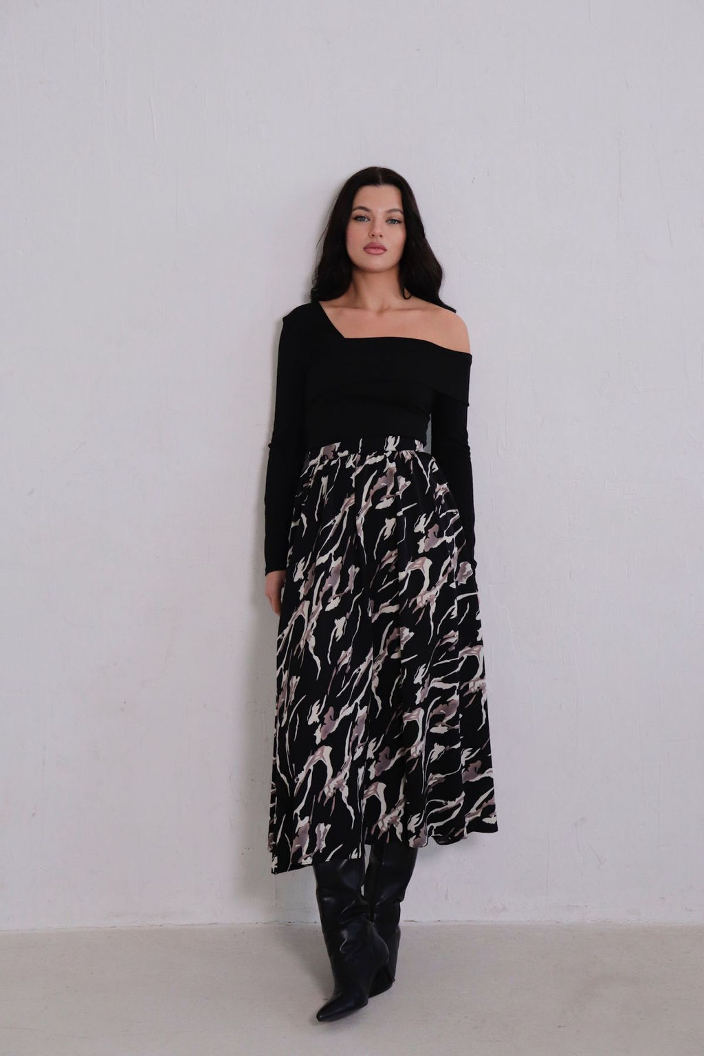 11374 Юбка А-силуэта чёрная с принтом - Martichelli фото 7