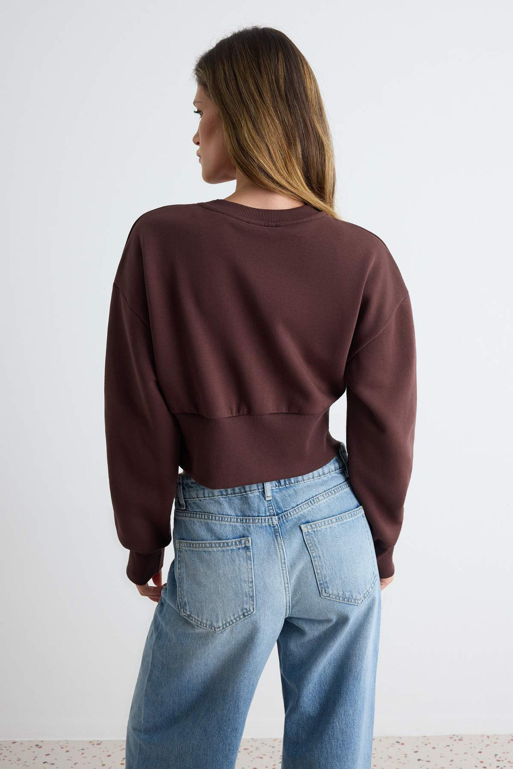 Kahverengi Kal_n Bele Oturan __t__t Detayl_ Regular Kal_p Crop _rme H_rka/Sweatshirt TWOAW27SW00041 - Trendyolmilla фото 4