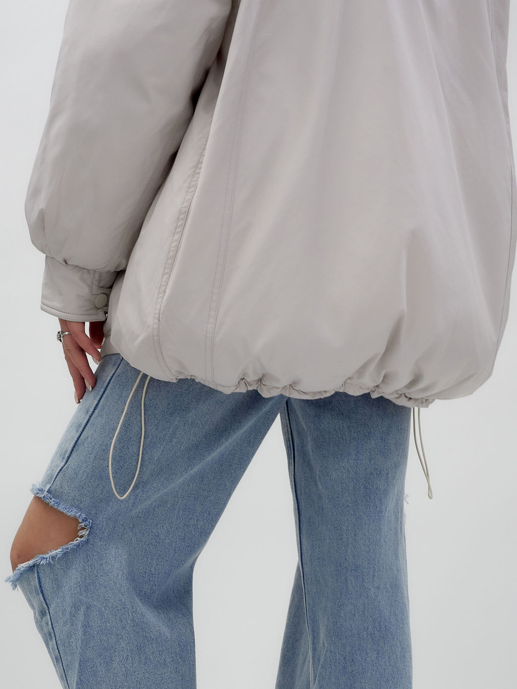 Куртка летучая мышь женская с капюшоном зимняя бежевого цвета 9630B - Mtforce фото 16