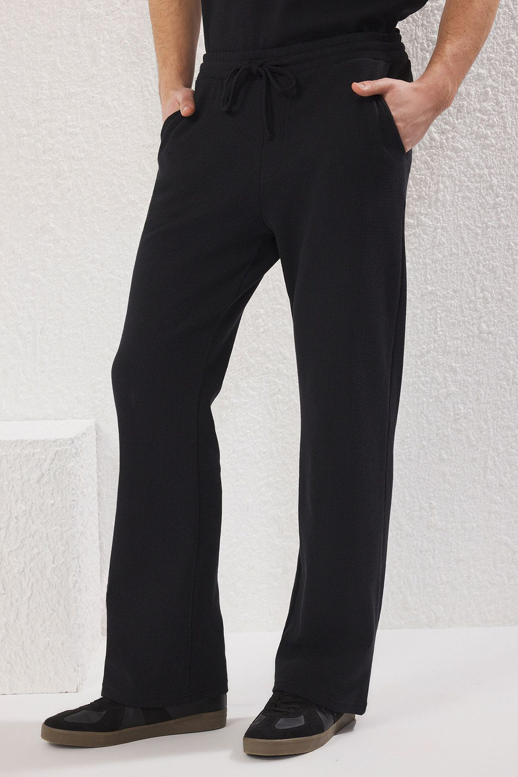 TRENDYOL MAN Siyah Wide Leg/Genis Kesim Waffle Dokulu Esofman Alt? Pantolon TMNSS25EA00000 - Trendyolmilla фото 3