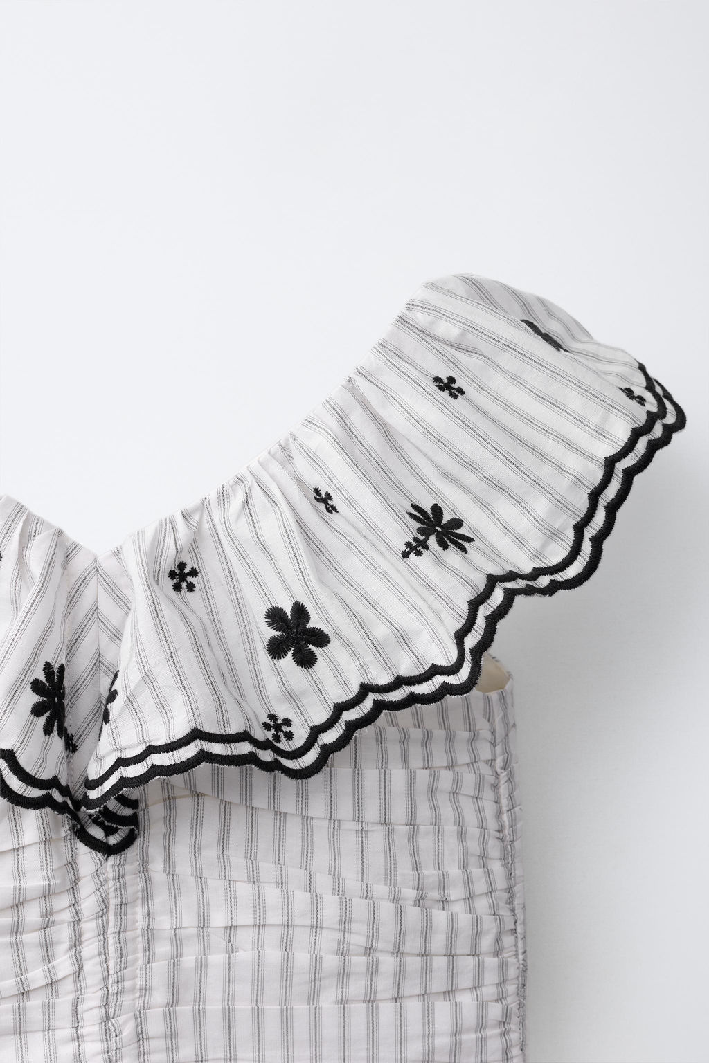 TOP RAYAS BORDADOS / Negro / Crudo - Zara фото 4