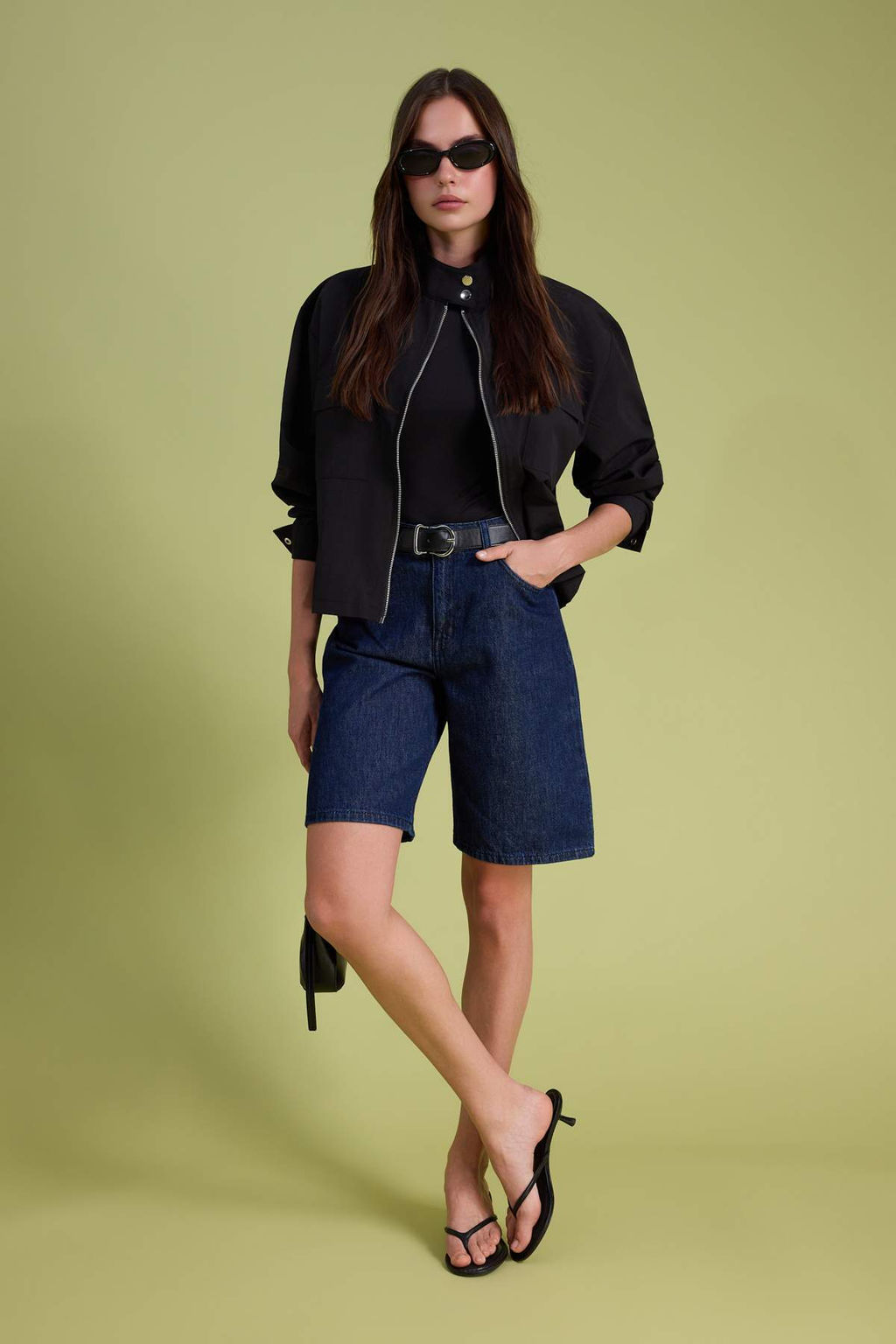 Koyu Mavi Yuksek Bel Denim Bermuda TWOSS26SR00161 - Trendyolmilla фото 3