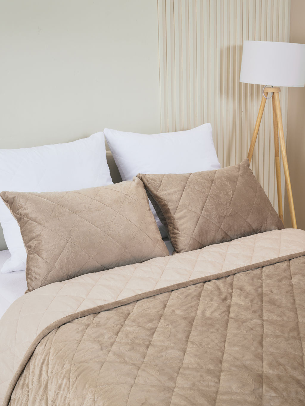 Набор покрывало и чехлы на подушку - Кристалл, цвет бежевый 200х220