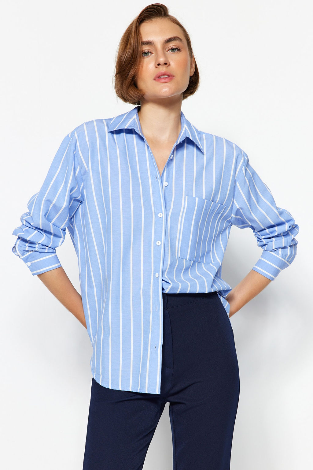 Mavi Cizgili Cepli Oversize/Genis Kal?p Dokuma Gomlek TWOAW24GO00033