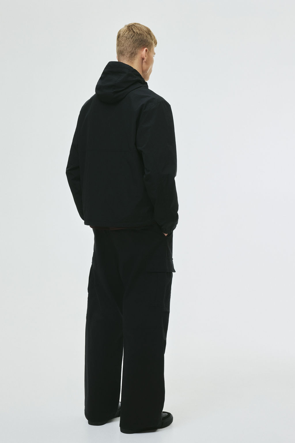 Chaqueta cortavientos con capucha - H&m фото 6