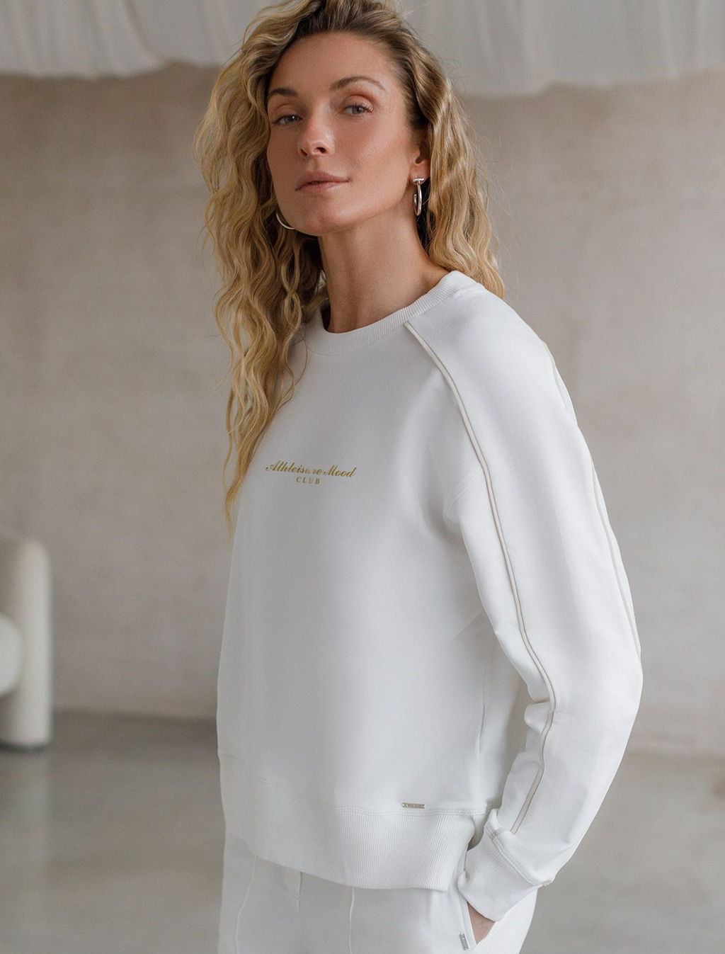 Свитшот с лампасами и разрезами из эластичного футера двухнитки без начеса