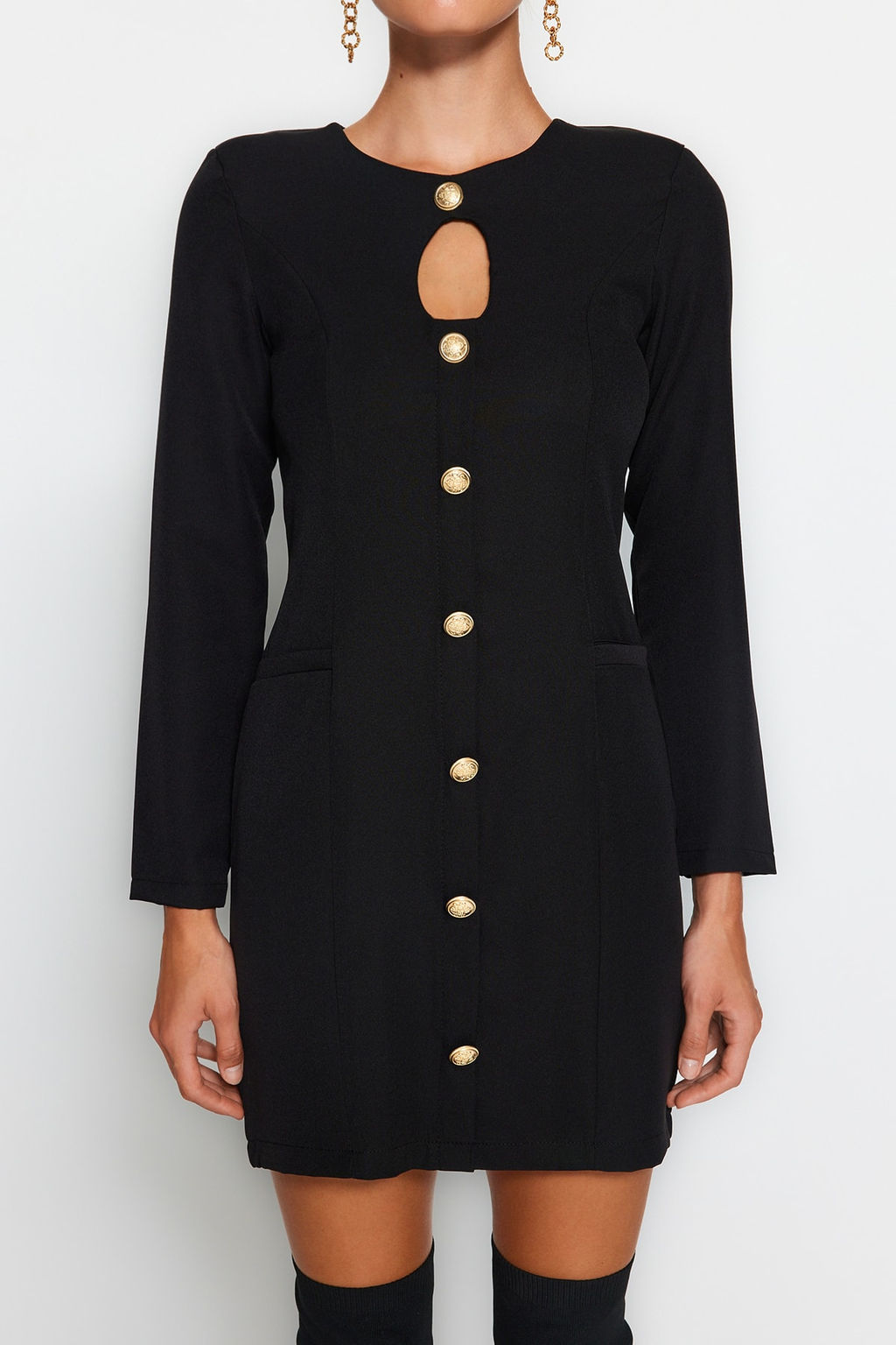 Siyah Duz Kesim Dugme Detayl? Bisiklet Yaka Mini Dokuma Elbise TWOAW24EL00410 - Trendyolmilla фото 4