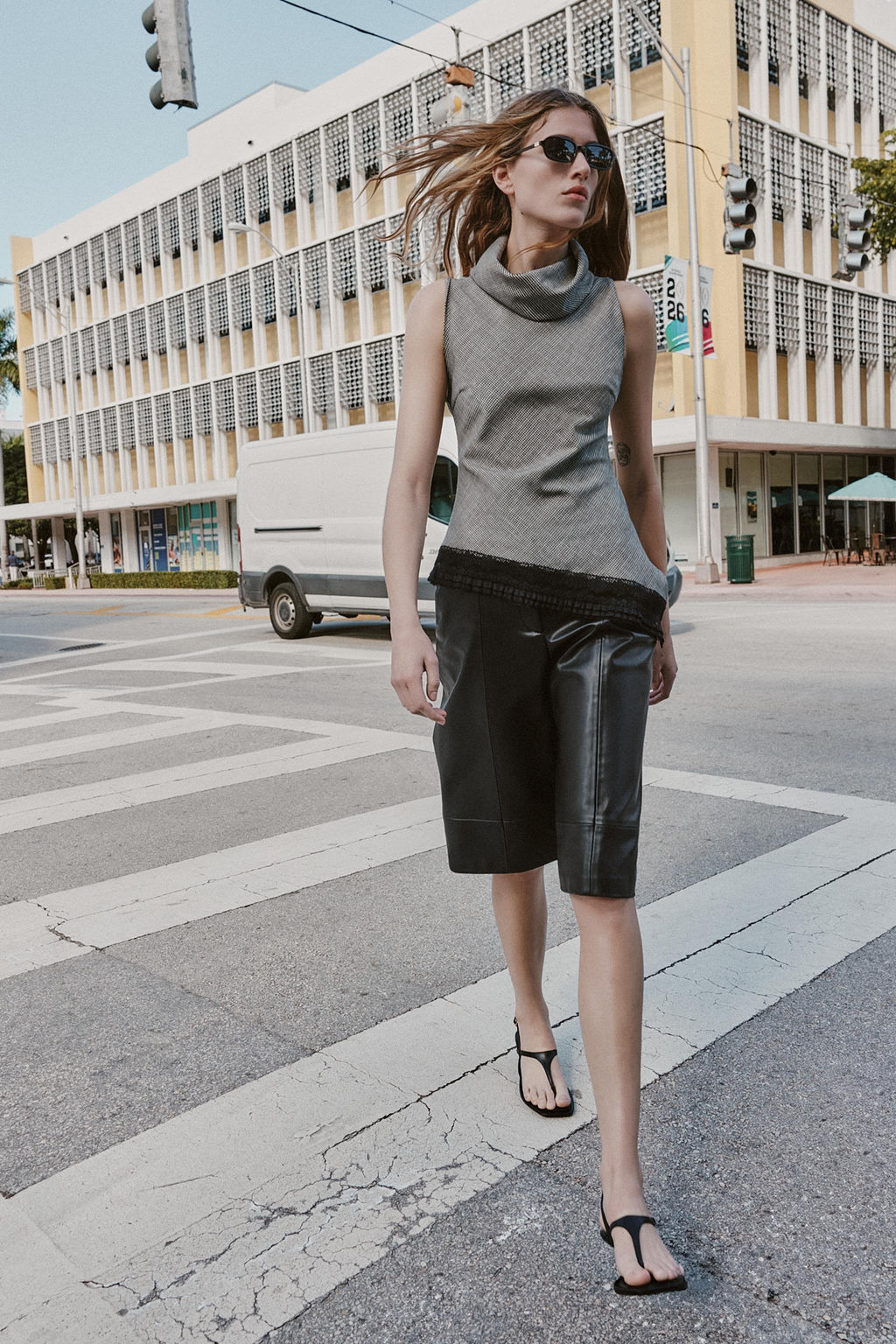 ASYMMETRIC HOUNDSTOOTH HEM LACE TOP - Zara фото 10
