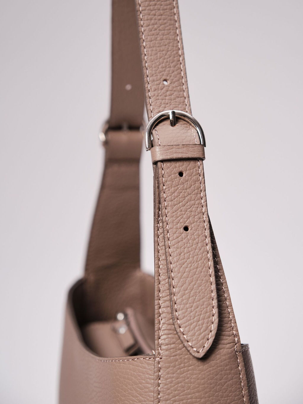 Сумка багет Deboro 31046 таупе