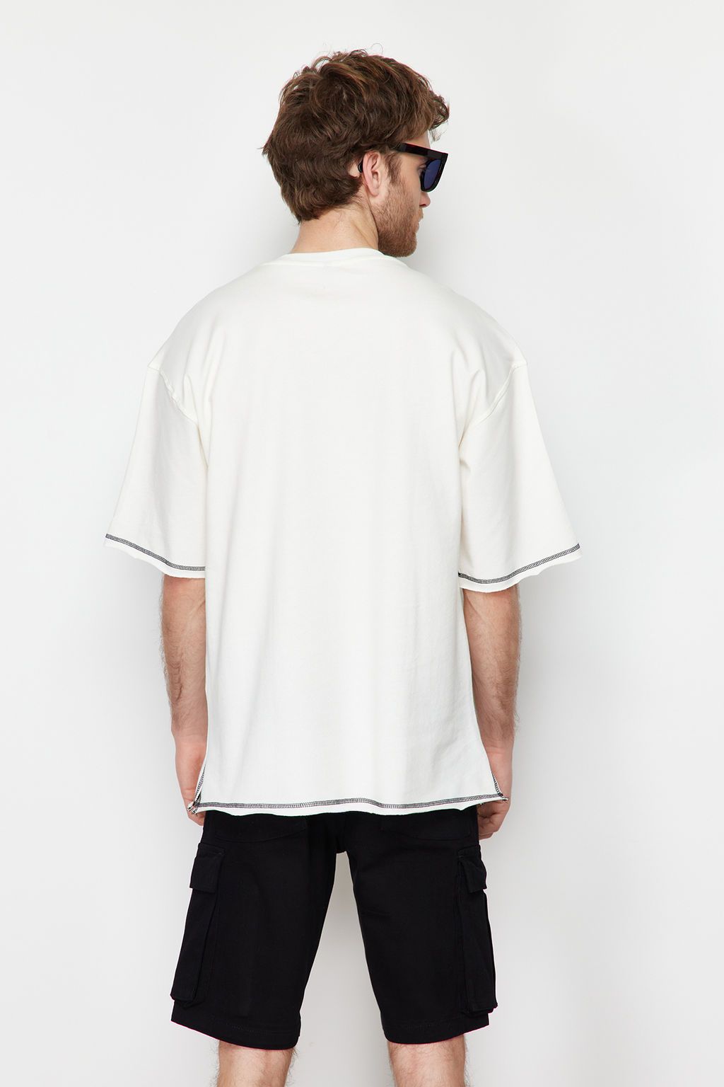 Ekru Oversize Dikis Detayl? %100 Pamuklu T-Shirt TMNSS24TS00094