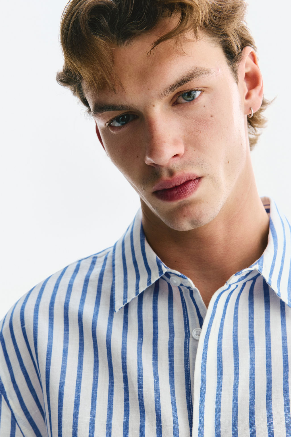 Camisa en mezcla de lino Relaxed Fit - H&m фото 5