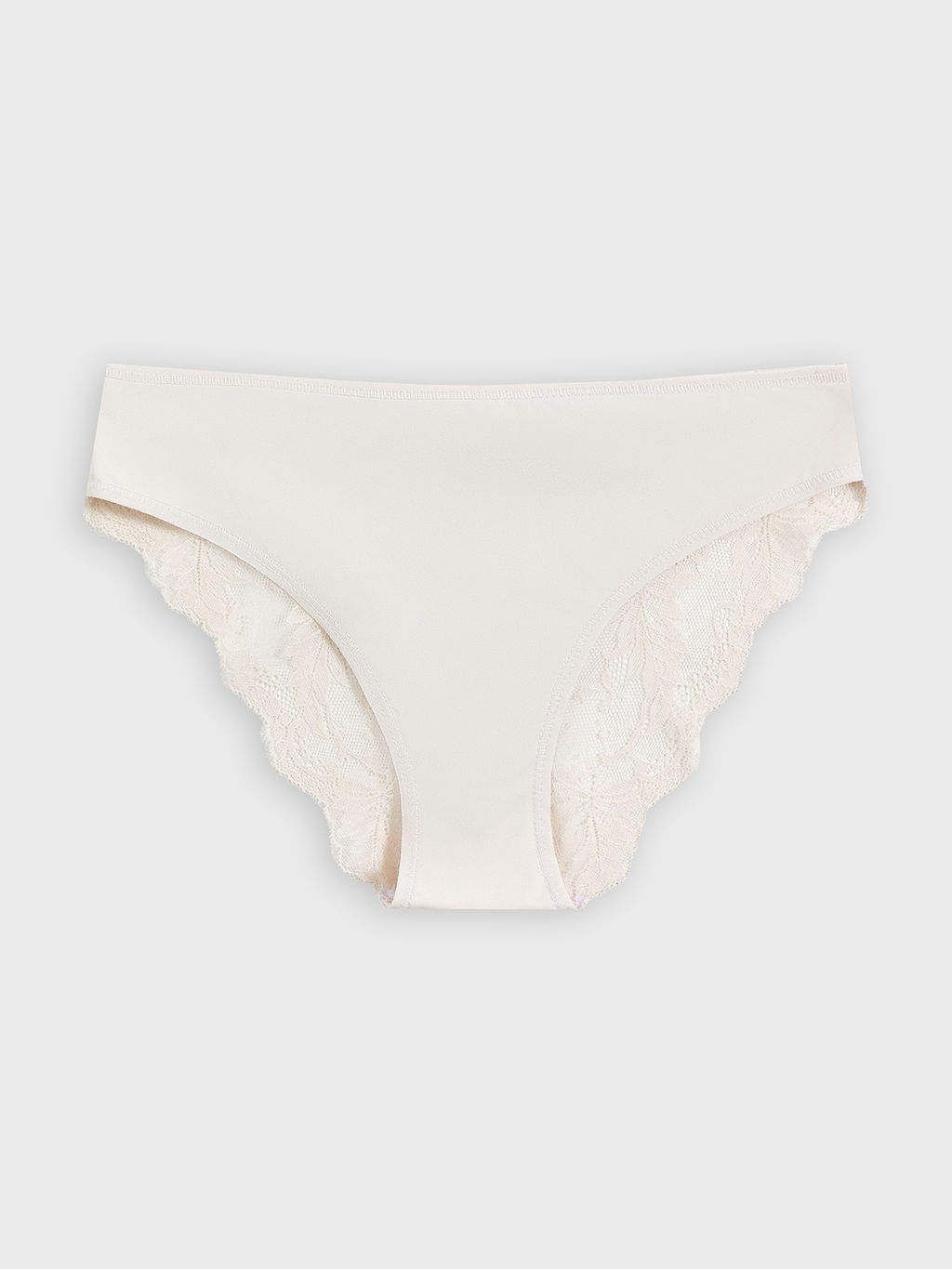 Цена за 2 штуки! Трусы бразилиана белые с кружевом