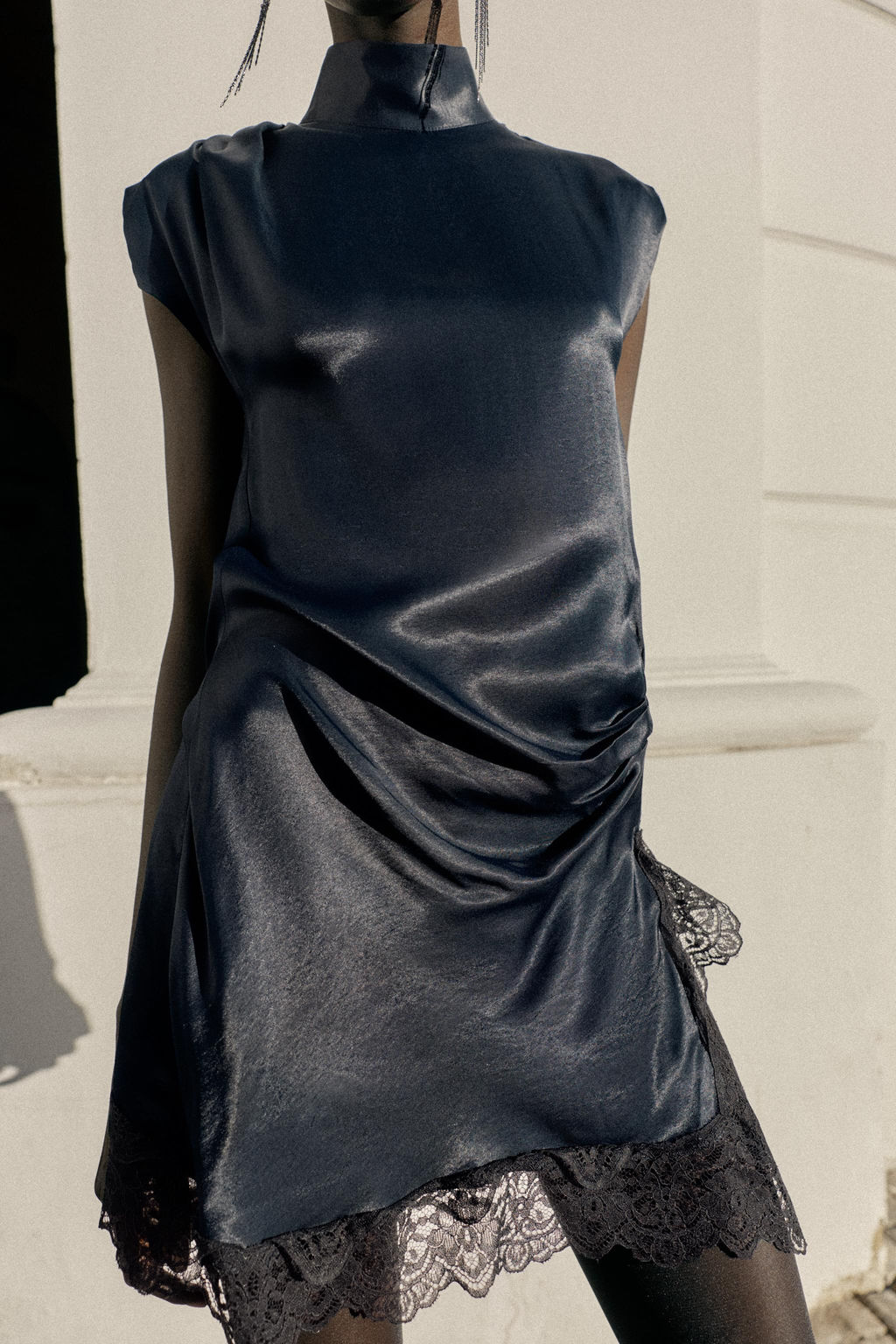 MINI SATIN DRESS WITH LACE DETAIL - Zara фото 12