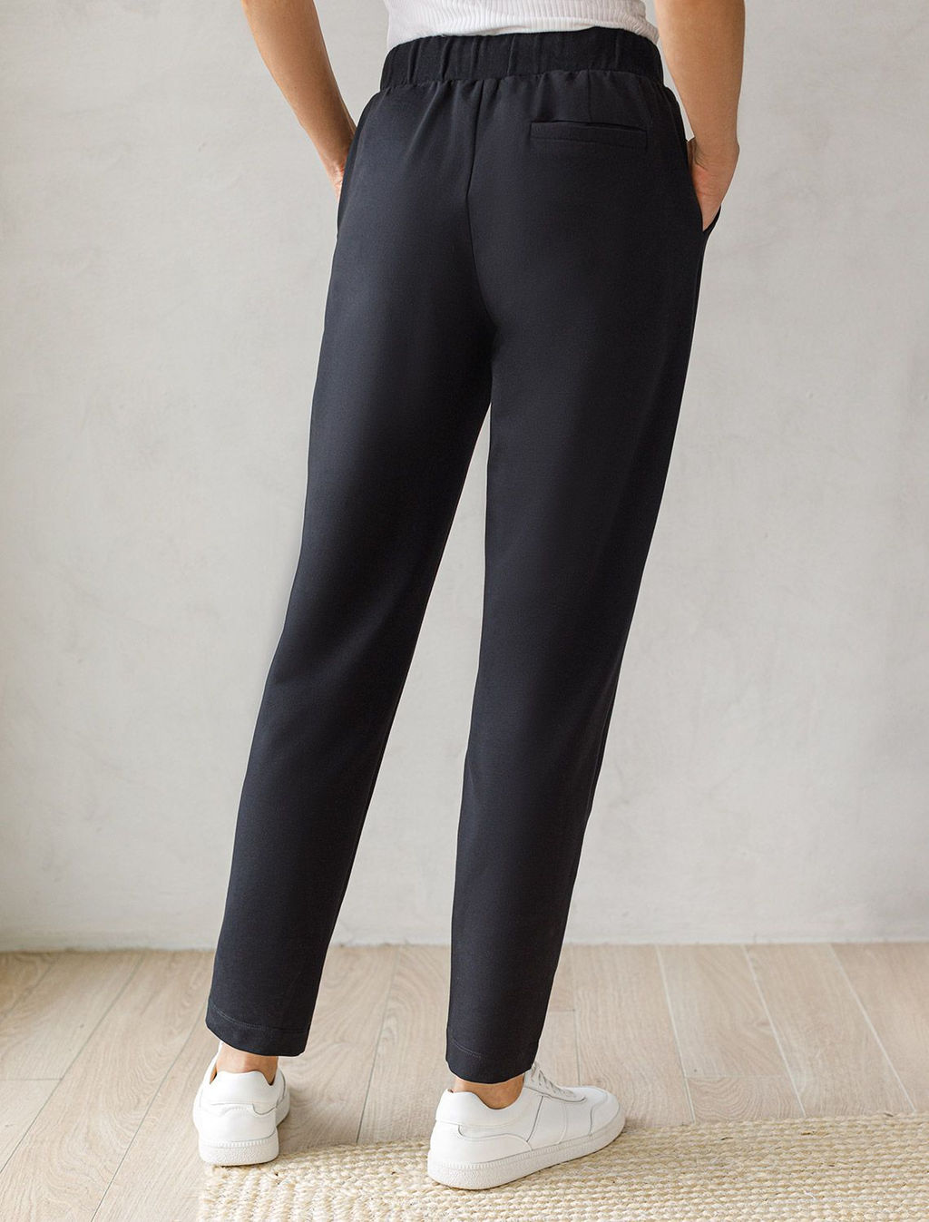 D44.056 Брюки женские черный