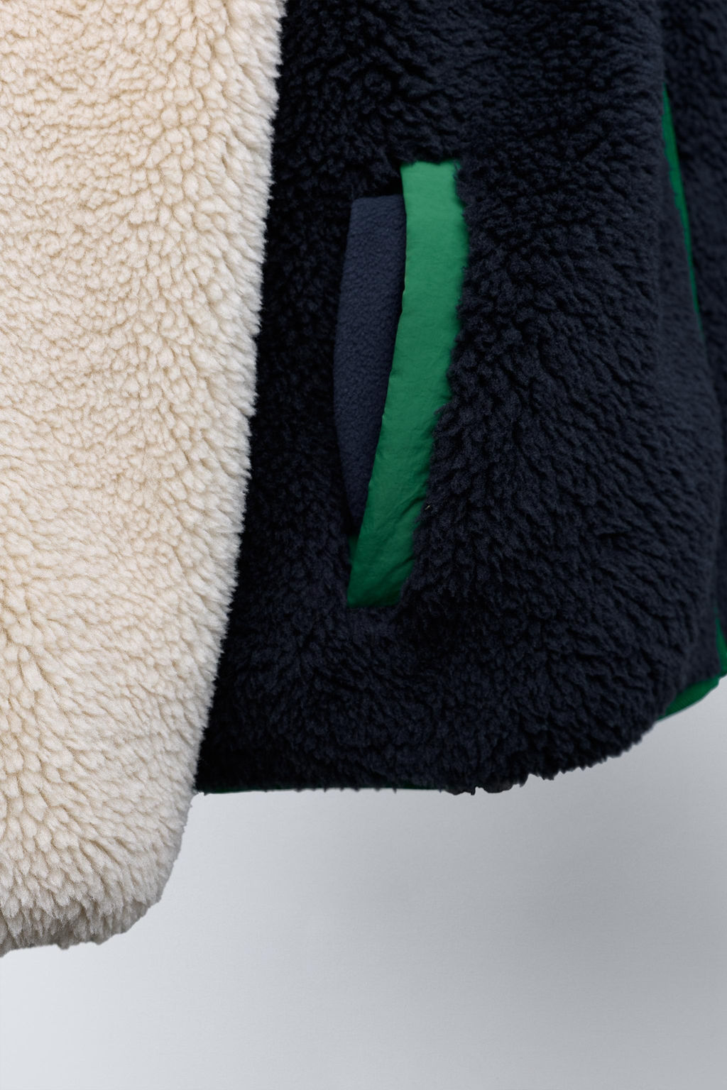 COLOUR BLOCK FAUX SHEARLING JACKET WITH HOOD - Zara фото 6