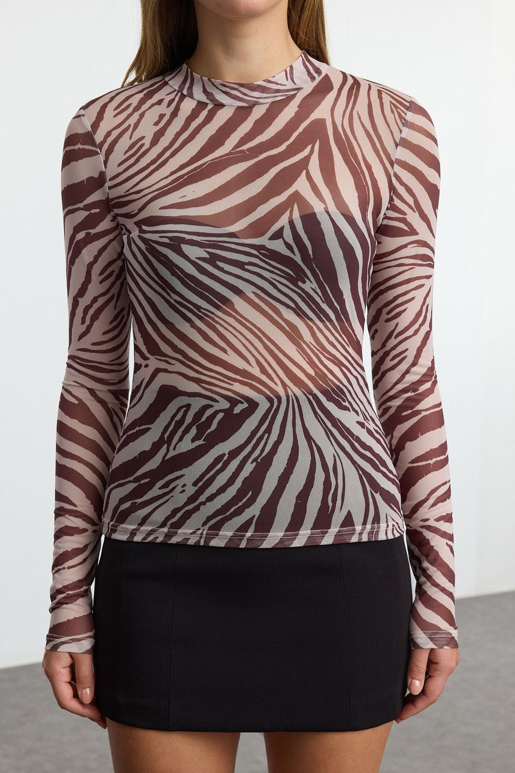 Trendyolmilla Cok Renkli Sal Desenli Fitted/Vucuda Oturan Dik Yaka Tul Esnek Orme Bluz TWOAW20BZ1008