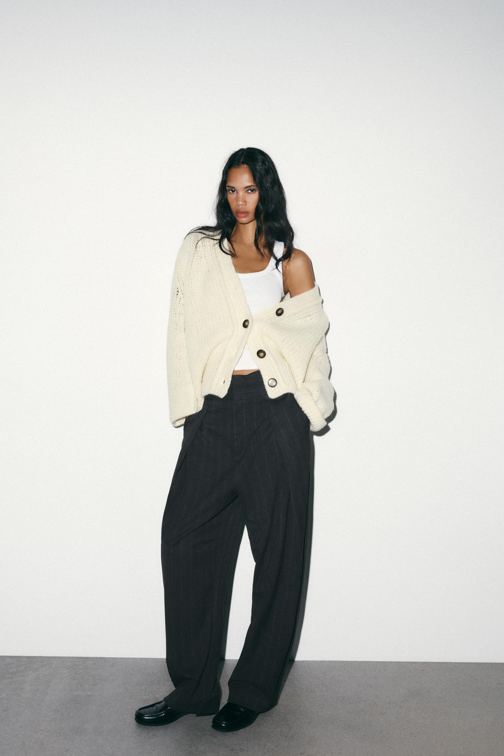 BALLOON STRIPED PLEATED TROUSERS - Zara фото 8