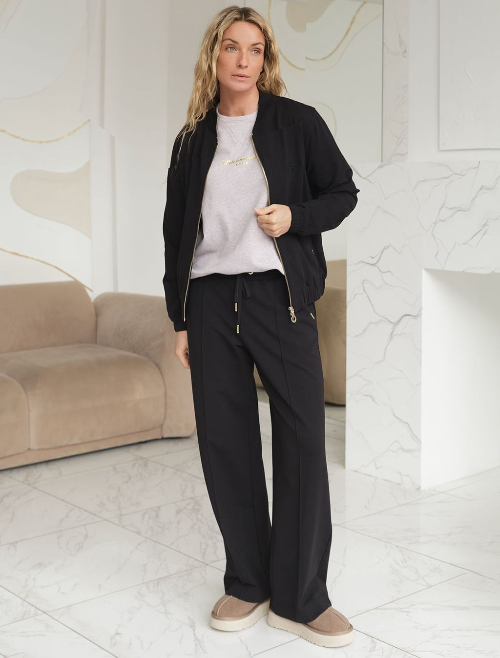 D49.015 Джемпер женский черный