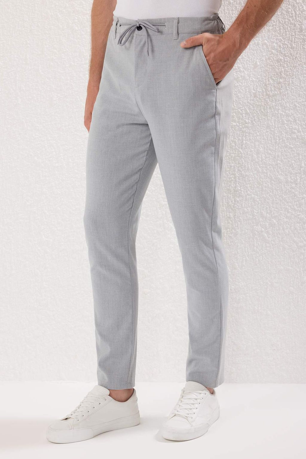 Ac?k Gri Slim Fit Beli Baglama Detayl? Lastikli Kumas Dokuma Pantolon TMNAW25PL00027
