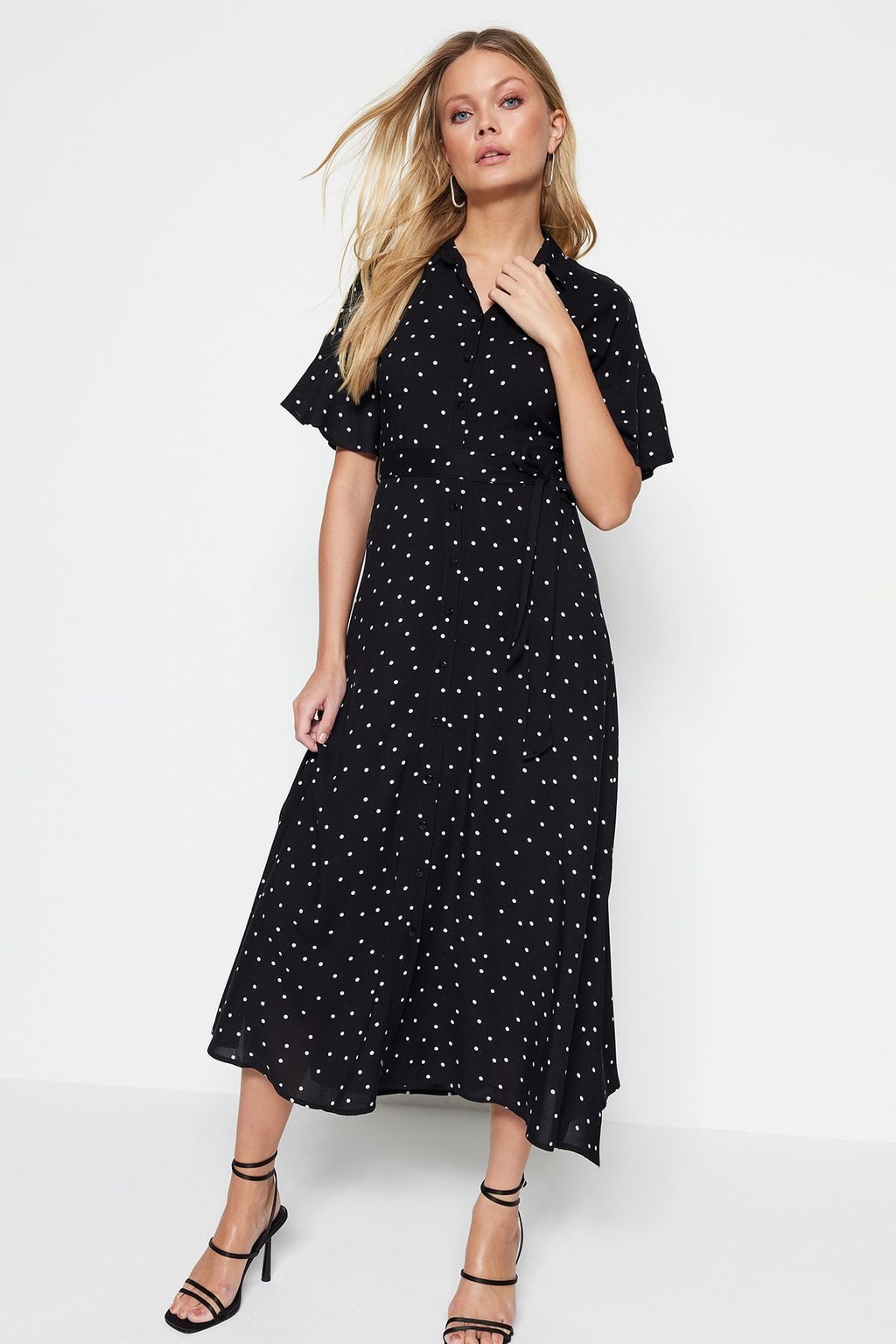 TRENDYOLMILLA Siyah Kusakl? Puantiyeli Maxi Viskon Dokuma Gomlek Elbise TWOSS19EL0094