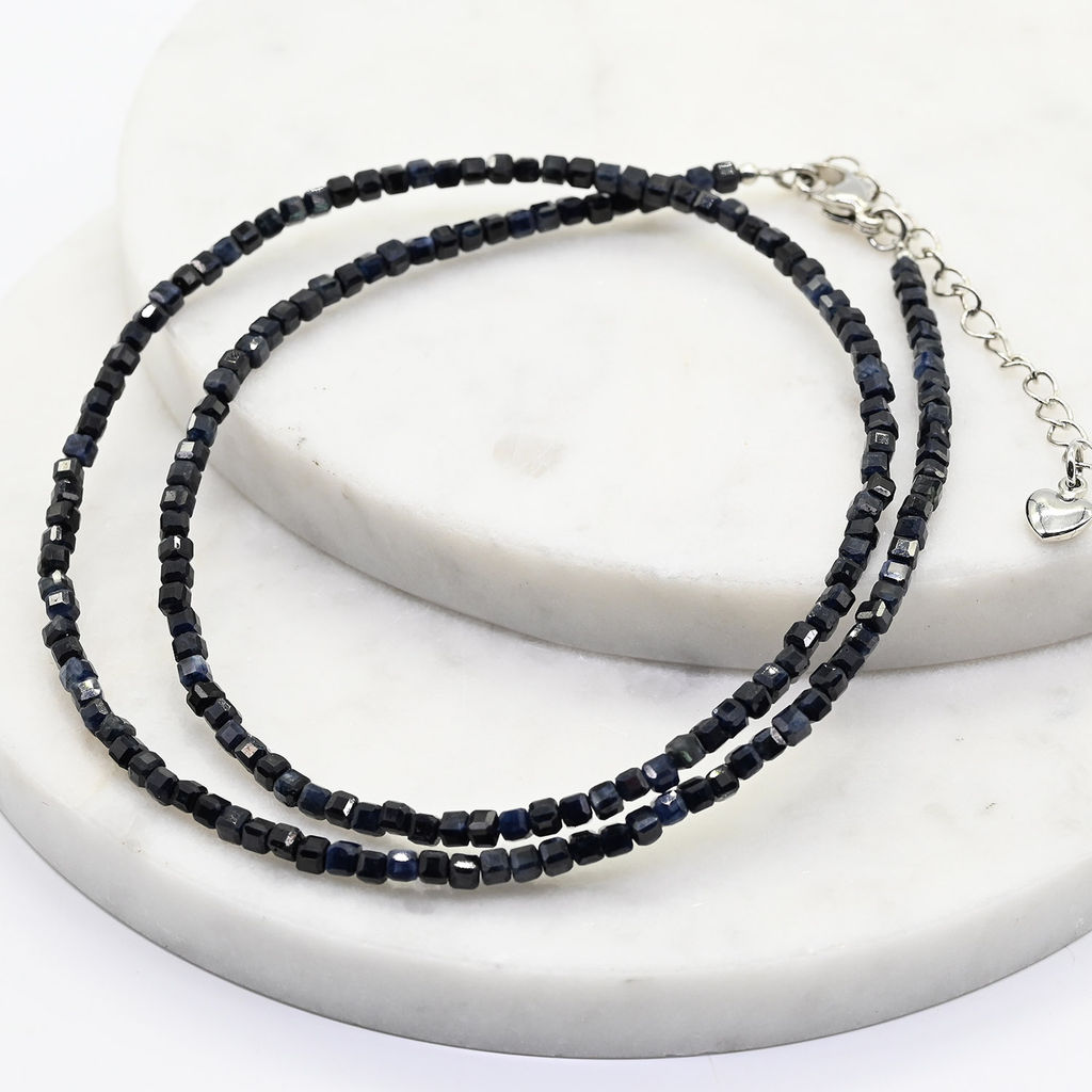 Короткие бусы из сапфира кубик с гранями 2мм, 41см Радуга камня