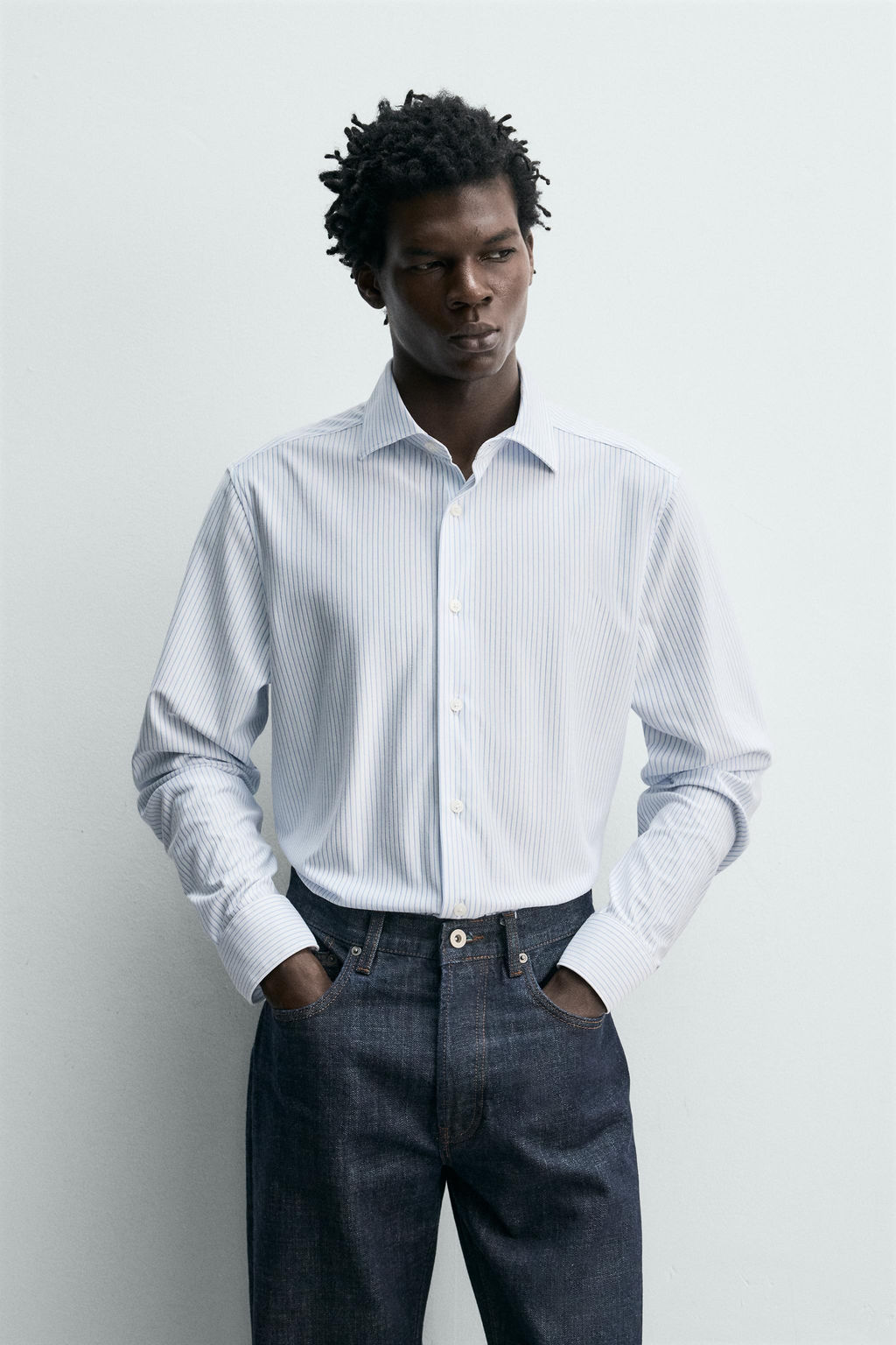 CAMISA REGULAR FIT / Blanco / Celeste