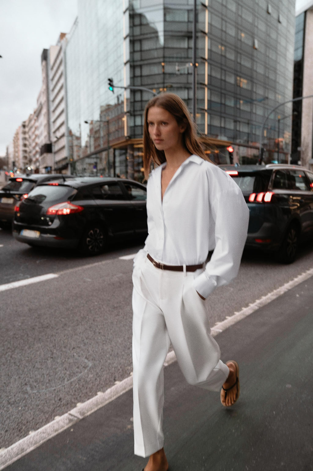 CAMISA POPEL?N PINZAS ESPALDA / Blanco - Zara фото 10