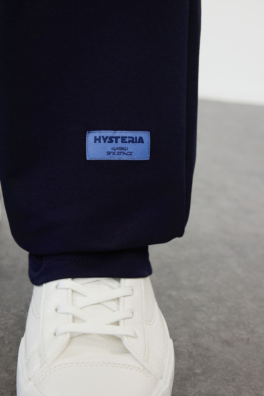 TRENDYOL MAN Lacivert Oversize/Rahat Kesim Lastik Belli Pacas? Etiketli Esofman Alt? TMNSS24EA00006 - Trendyolmilla фото 4