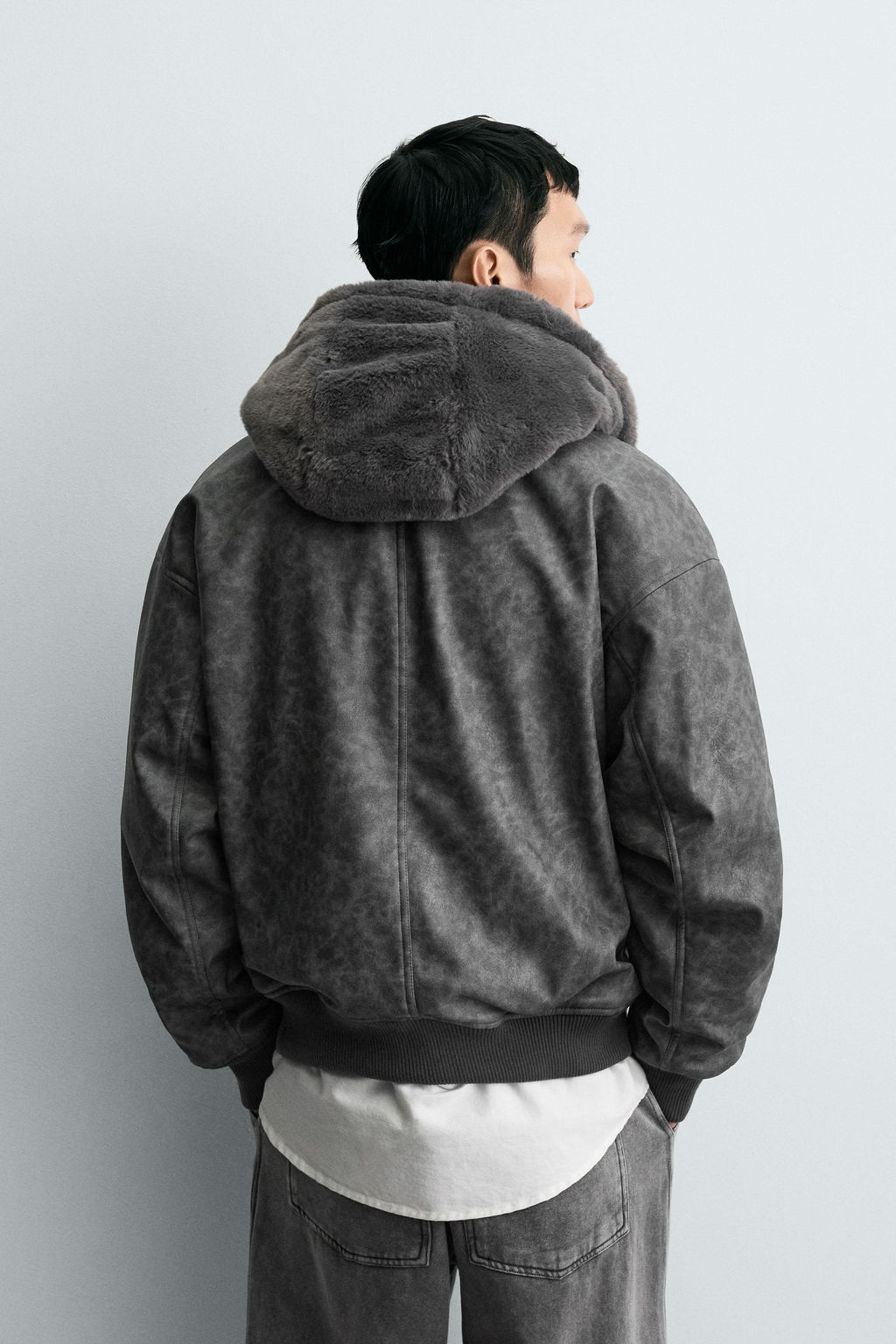 LEATHER EFFECT REVERSIBLE BOMBER JACKET - Zara фото 3