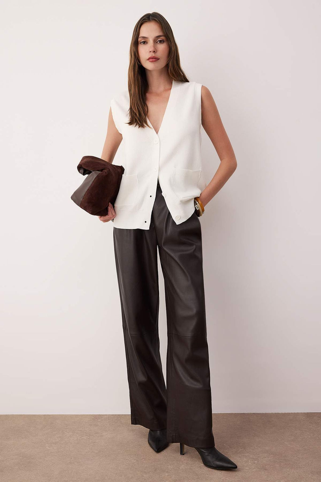 Ekru Ozel Iplik Genis Kal?p V Yaka Yelek TWOAW26YE00034 - Trendyolmilla фото 2