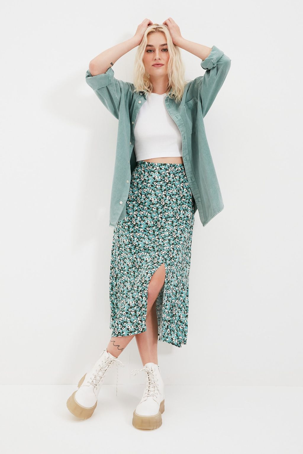 TRENDYOLMILLA Siyah Y?rtmac Detayl? Cicek Desenli Viskon Kumasl? Midi Dokuma Etek TWOSS20ET0230 фото 8