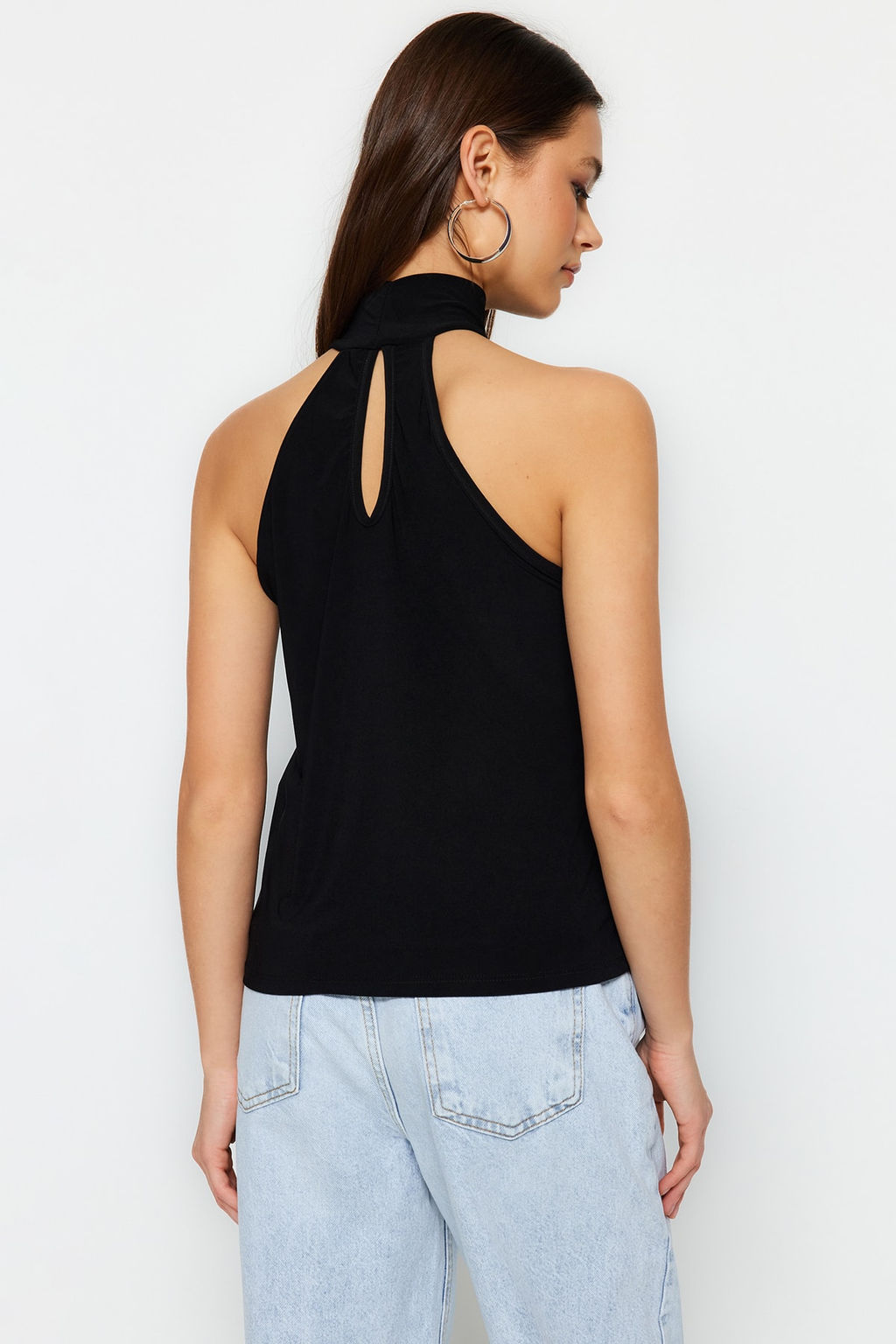 Trendyolmilla Siyah Halter Yaka Omzu Ac?k Esnek Orme Bluz TWOSS23BZ00947  фото 2