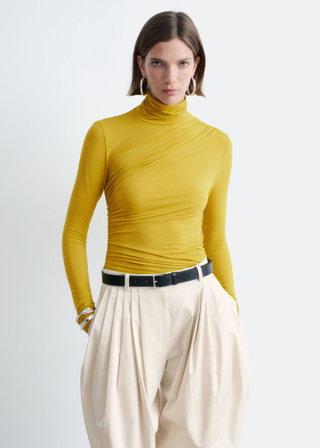 Top de cuello alto drapeado - H&m фото 4