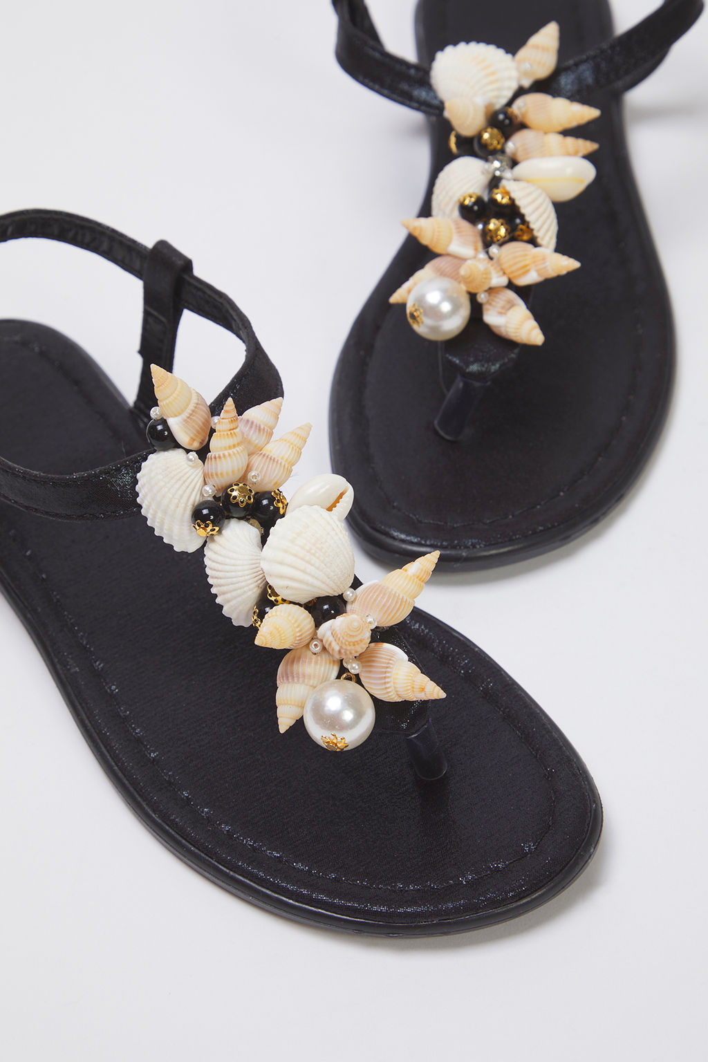 Trendyol Shoes Alt?n Deniz Kabuklu Inci Detayl? Parmak Aras? Kad?n S?k Sandalet TAKSS25SD00008 - Trendyolmilla фото 5