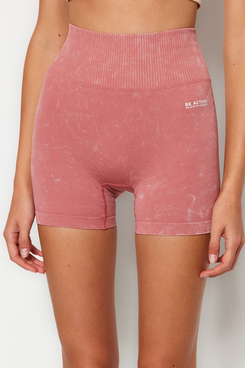 TRENDYOLMILLA Siyah Seamless/Dikissiz Y?kamal? Orme Spor Sort/K?sa Tayt THMSS23TY00034  фото 14