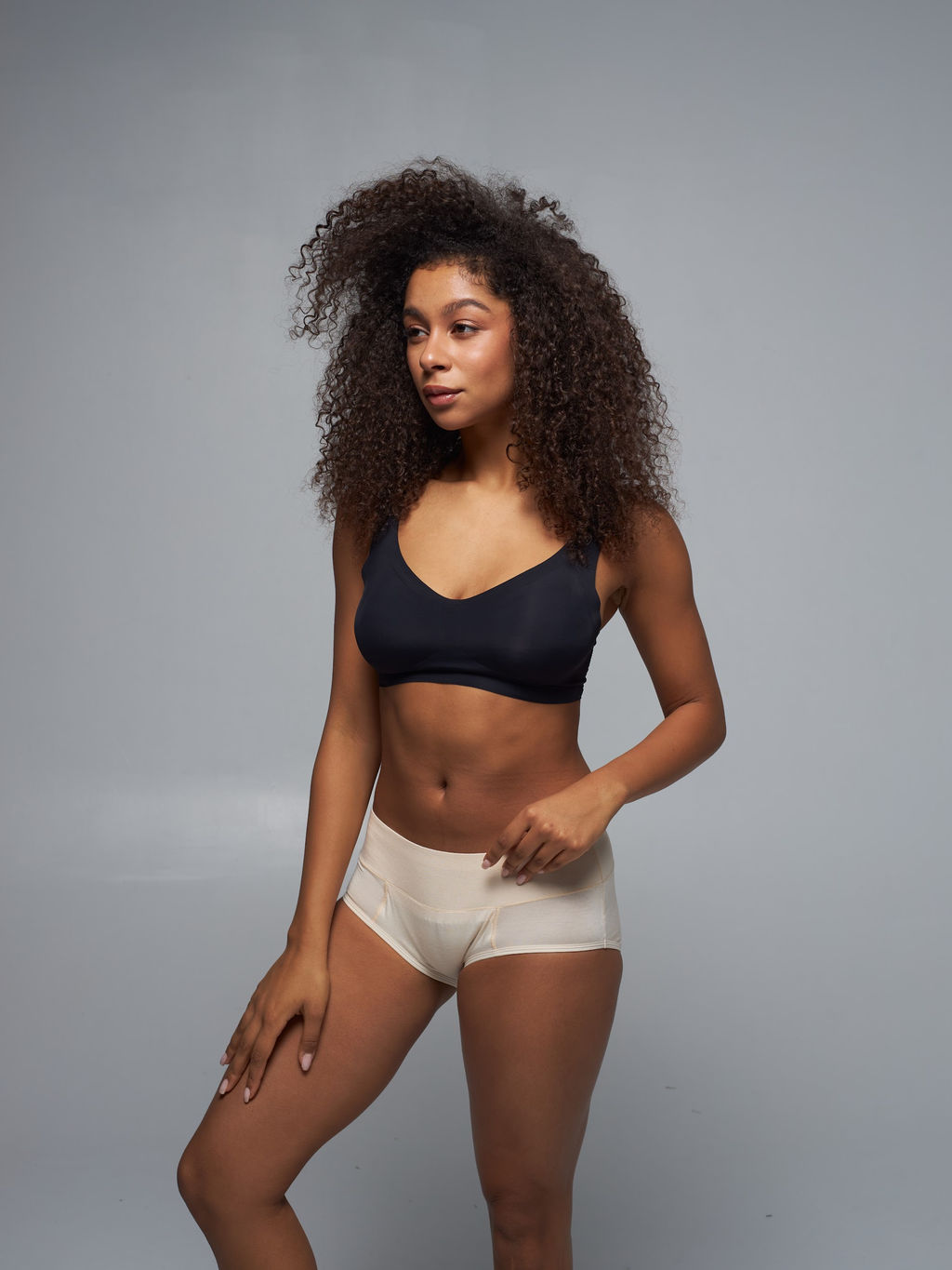 Трусы женские слипы для месячных Vanessa for me MY001-E-W полиэстер, полиамид черный и бежевый размеры M, L, XL, 2XL, 3XL, 4XL  фото 7