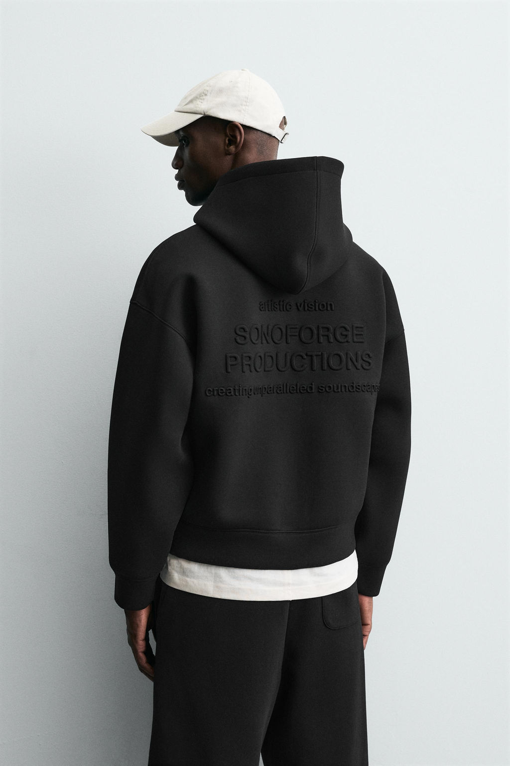 NEOPRENE-EFFECT SWEATSHIRT WITH EMBOSSED TEXT - Zara фото 3