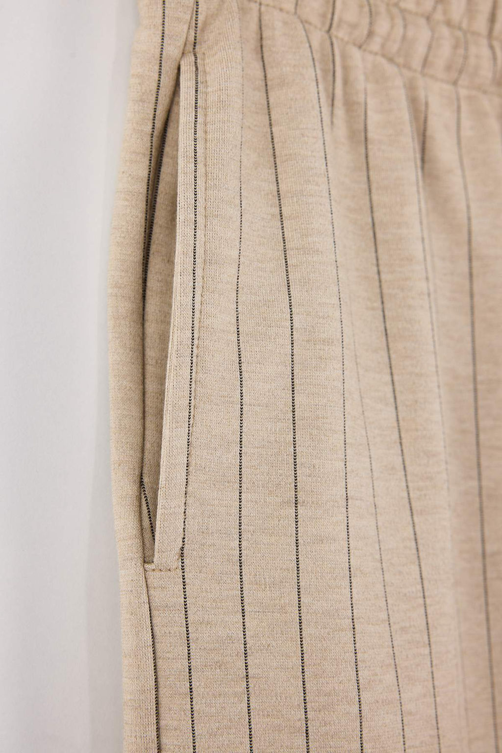 TRENDYOLMILLA Siyah Kal?n Cizgili Straight/Duz Kesim Esnek Pantolon TWOSS24PL00072 фото 22