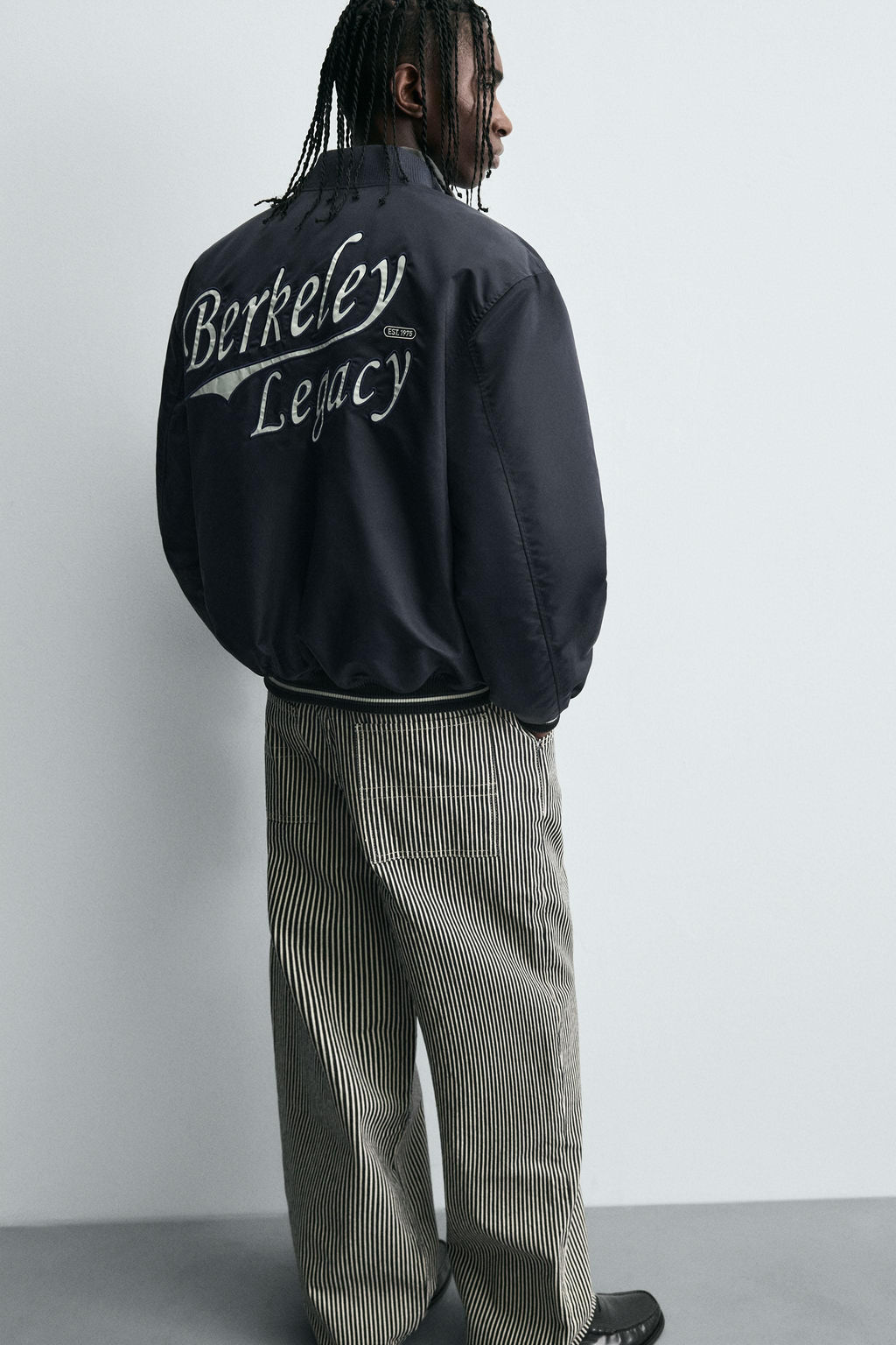 CONTRAST EMBROIDERY BOMBER JACKET - Zara фото 7