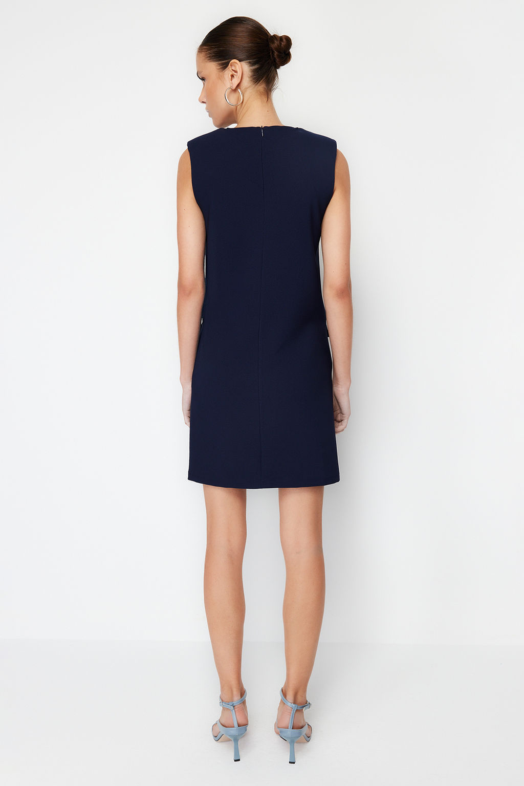 Lacivert Duz Kesim Kolsuz Mini Dokuma Elbise TWOSS24EL00391 - Trendyolmilla фото 6