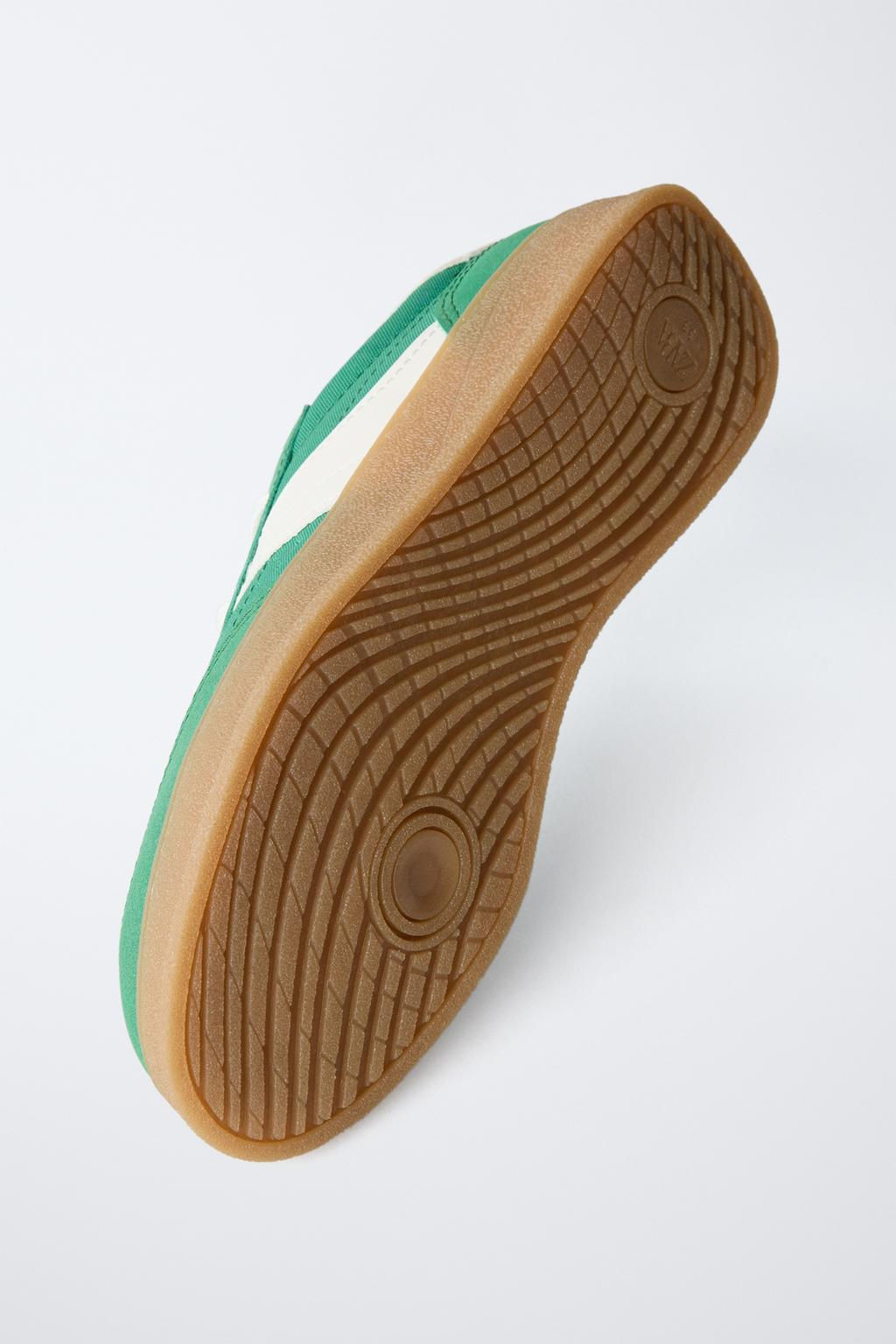 SNEAKERS WITH CHARMS - Zara фото 6