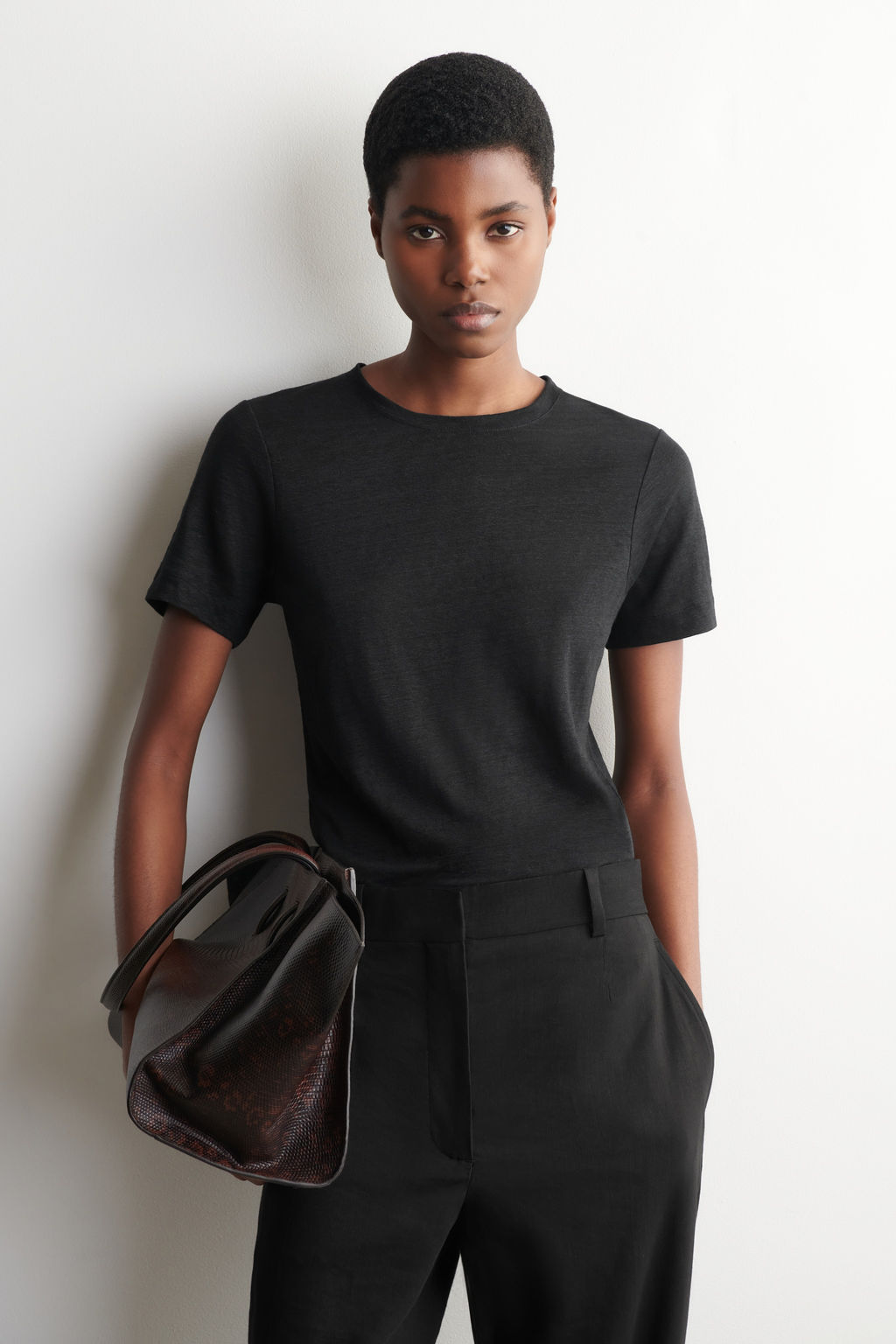 CAMISETA DE LINO CON CUELLO REDONDO - H&m фото 4