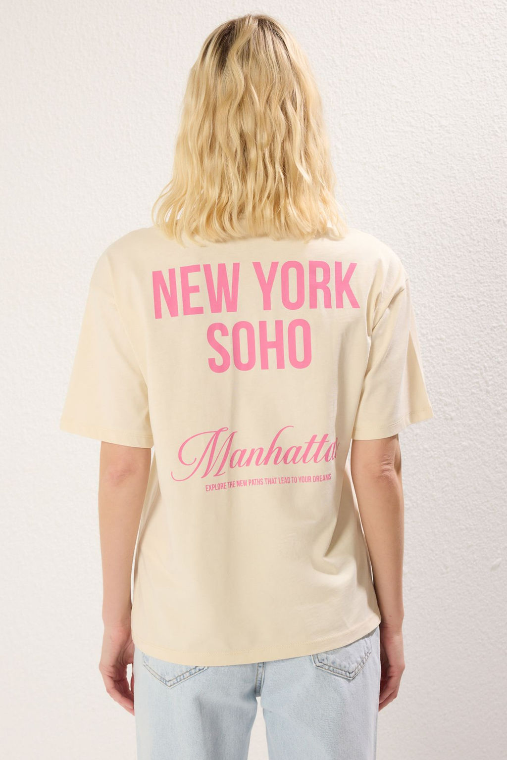 TRENDYOLMILLA Tas Premium %100 Suprem S?rt ve On Bask?l? Oversize/Genis Kal?p Orme T-Shirt TWOSS25TS00072 фото 7