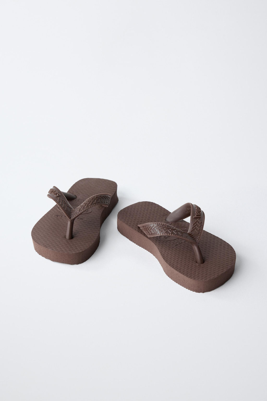SANDALIAS HAVAIANAS ® x ZARA / Marr?n  фото 4