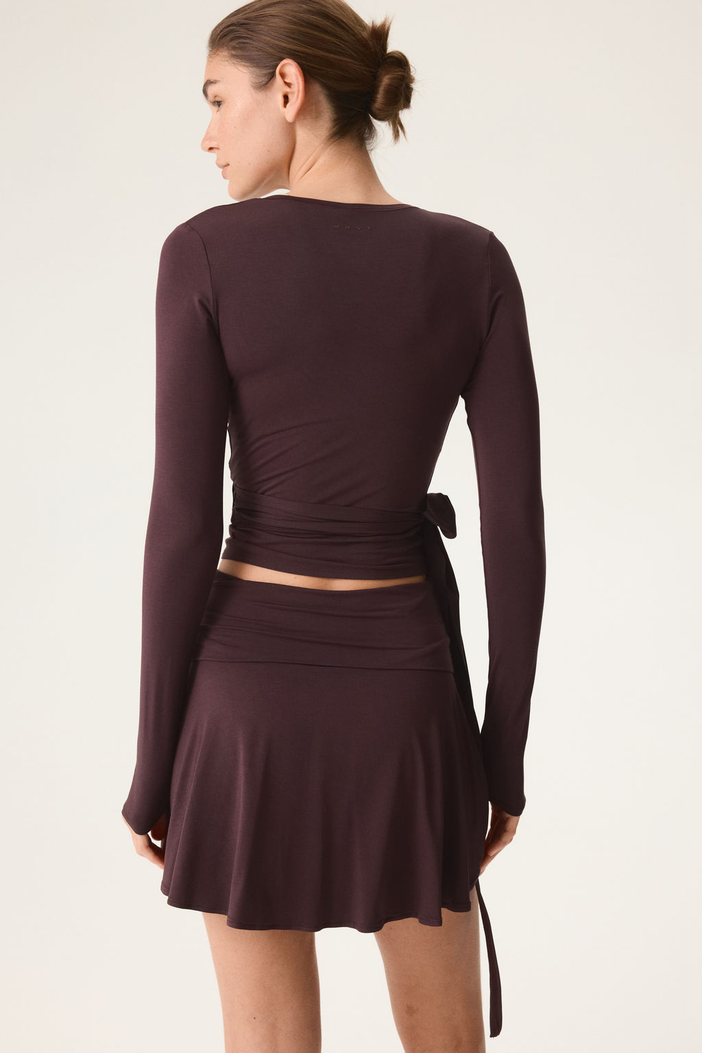Top de deporte cruzado en modal - H&m фото 13